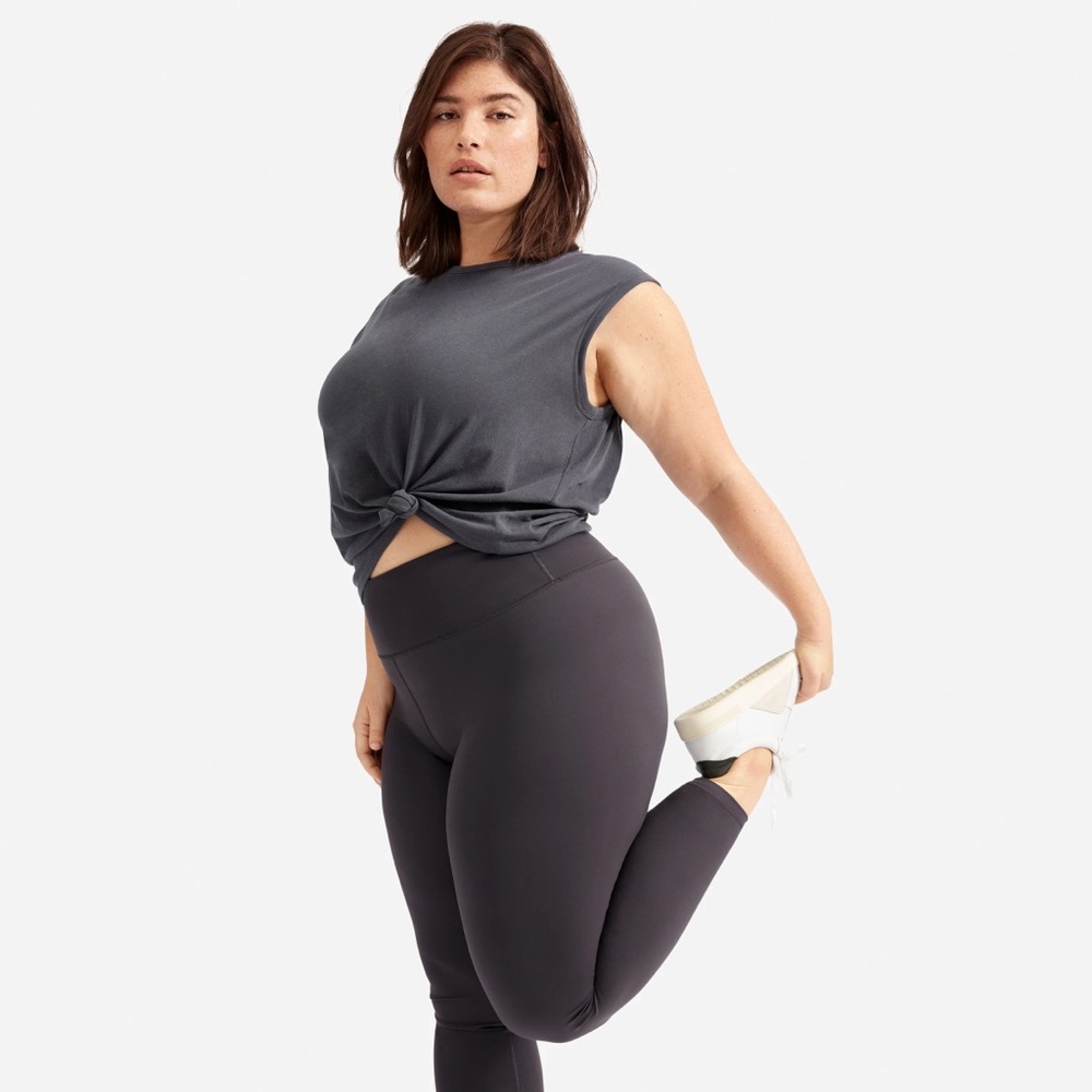 Everlane The Perform Legging in Ankle in color Ink Gray